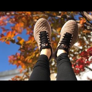 APL Techloom Phantom Sneakers Rosegold/black Size 7 in Womens